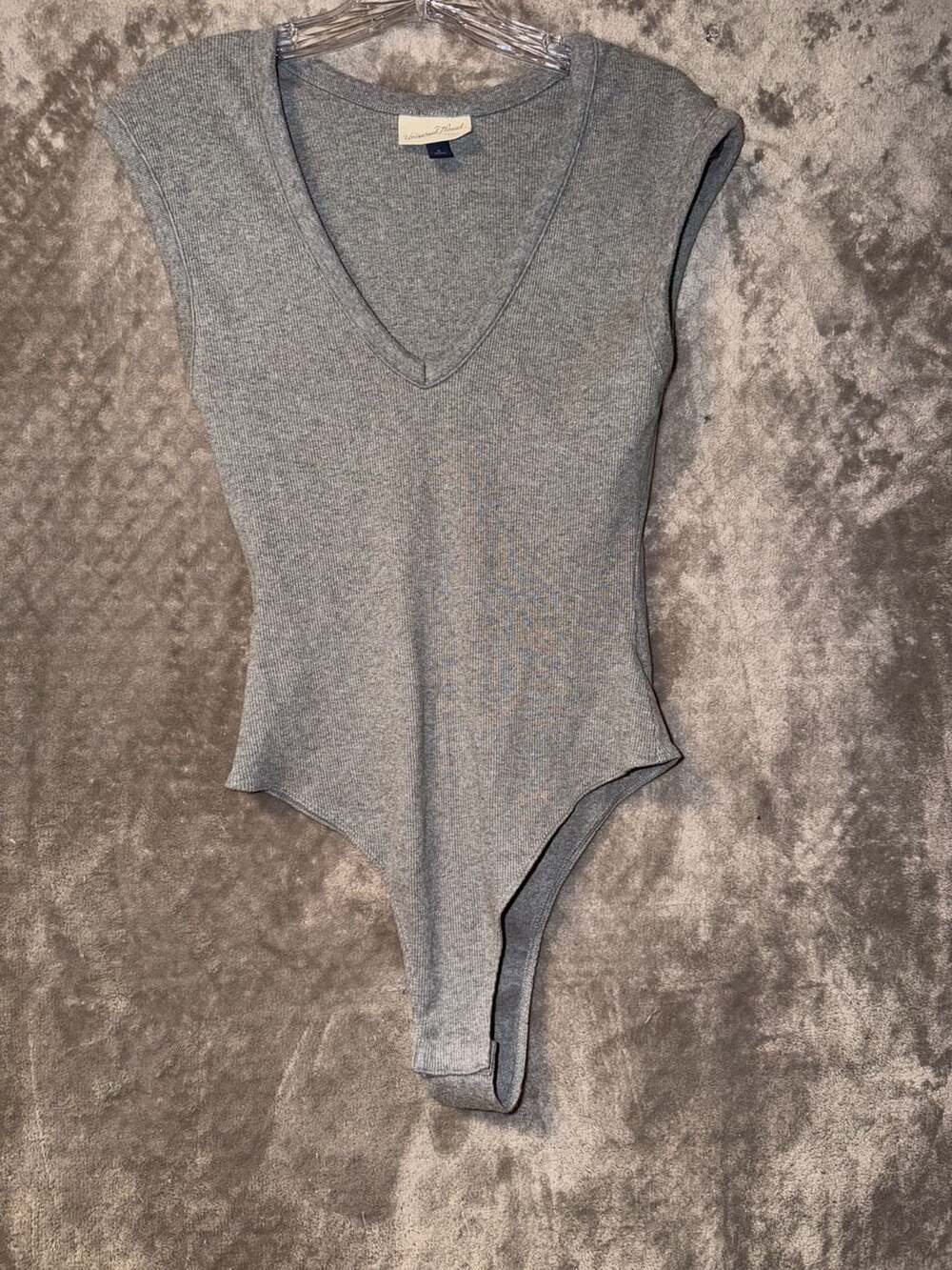 Universal Thread Bodysuit Size S Gray Ribbed V-Neck Cap Sleeve - Picture 3 of 7
